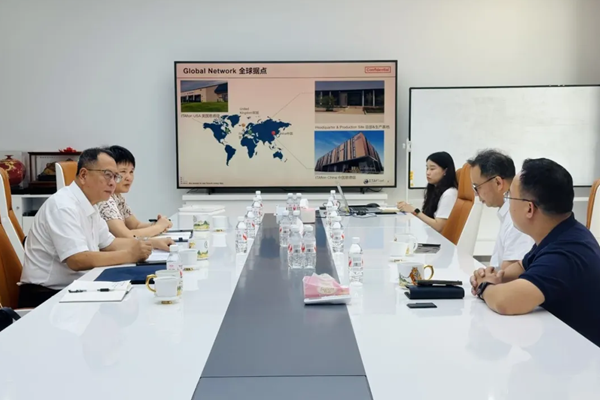王占杰理事长一行赴浙江嘉善氟塑料加工企业参观交流