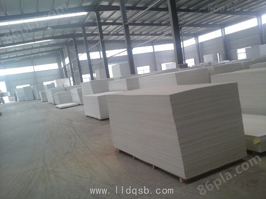 PVC工程建筑板生产设备 中空建筑模板生产线